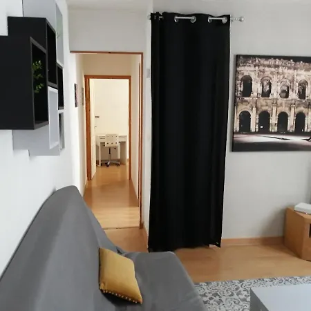 Apartment 5 Minutes Des Arenes, Parking Gratuit, 6 Couchages Nimes