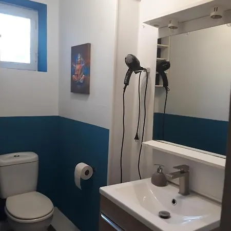 Apartment 5 Minutes Des Arenes, Parking Gratuit, 6 Couchages *