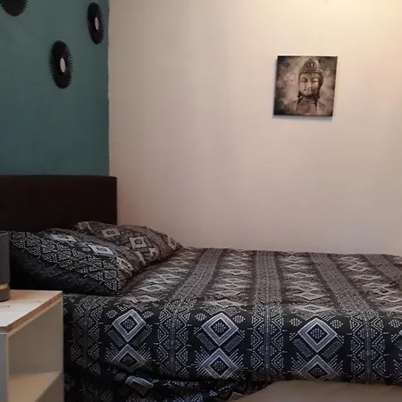 5 Minutes Des Arenes, Parking Gratuit, 6 Couchages * Nimes
