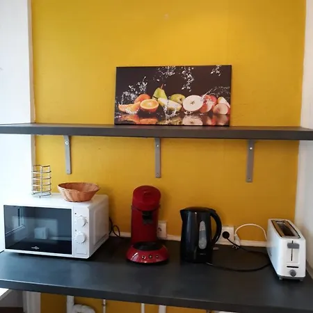 5 Minutes Des Arenes, Parking Gratuit, 6 Couchages Apartment