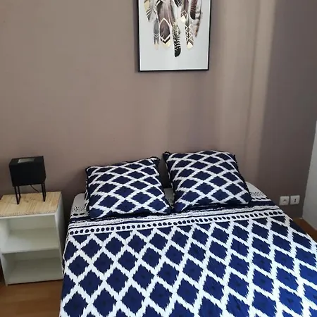 5 Minutes Des Arenes, Parking Gratuit, 6 Couchages Daire Nîmes