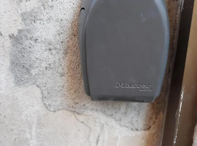 5 Minutes Des Arenes, Parking Gratuit, 6 Couchages Apartment *