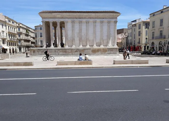 5 Minutes Des Arenes, Parking Gratuit, 6 Couchages Nîmes